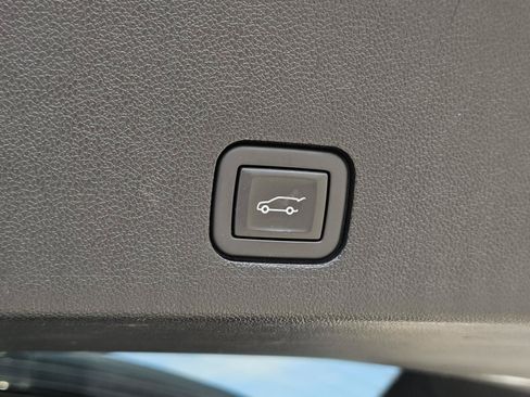 Used 2024 Cadillac XT6 Premium Luxury FWD image 9