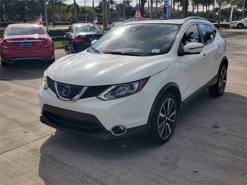 Used 2019 Nissan Rogue Sport SL w/ Premium Package image 3