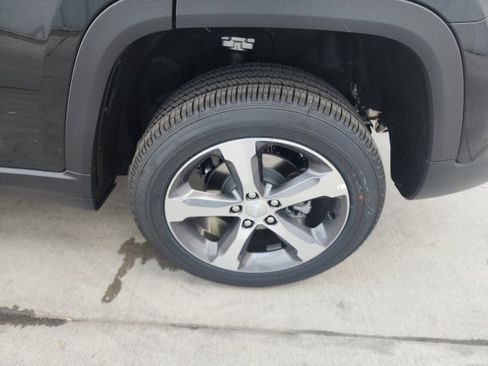 New 2025 Jeep Grand Cherokee Limited image 26