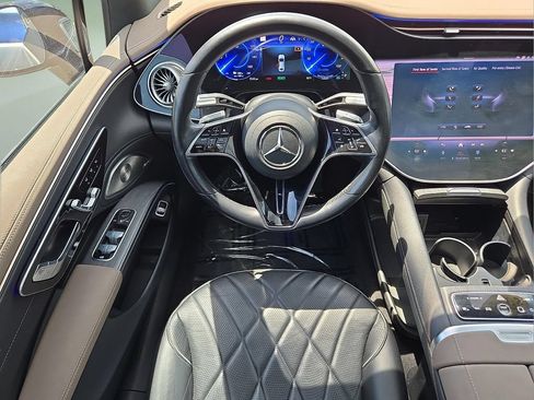 Used 2022 Mercedes-Benz EQS 580 4MATIC Sedan image 11