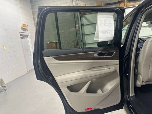 Certified 2024 Volkswagen Atlas SEL Premium R-Line image 12