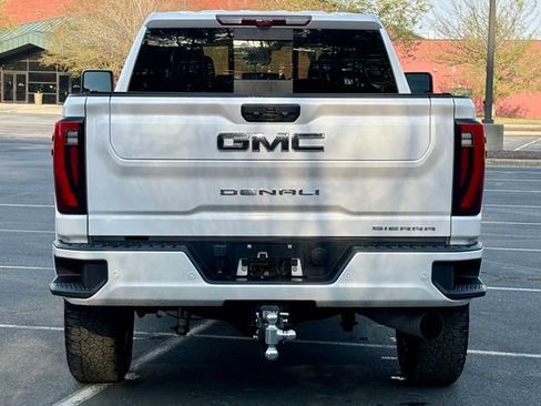 Used 2025 GMC Sierra 2500 Denali Ultimate image 6
