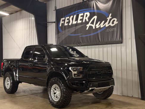 Used 2017 Ford F150 Raptor w/ Equipment Group 802A Luxury AWD/4WD image 16