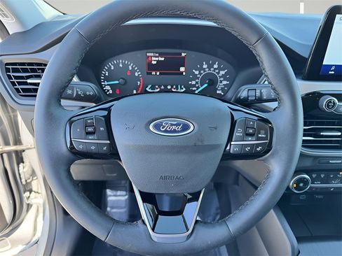 Used 2022 Ford Escape SE w/ Cold Weather Package image 13