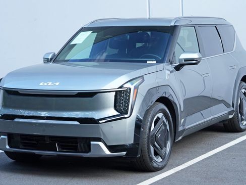 Used 2024 Kia EV9 Land AWD/4WD image 49