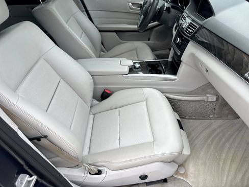Used 2014 Mercedes-Benz E 350 4MATIC Sedan image 23