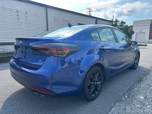 Used 2017 Kia Forte S image 3