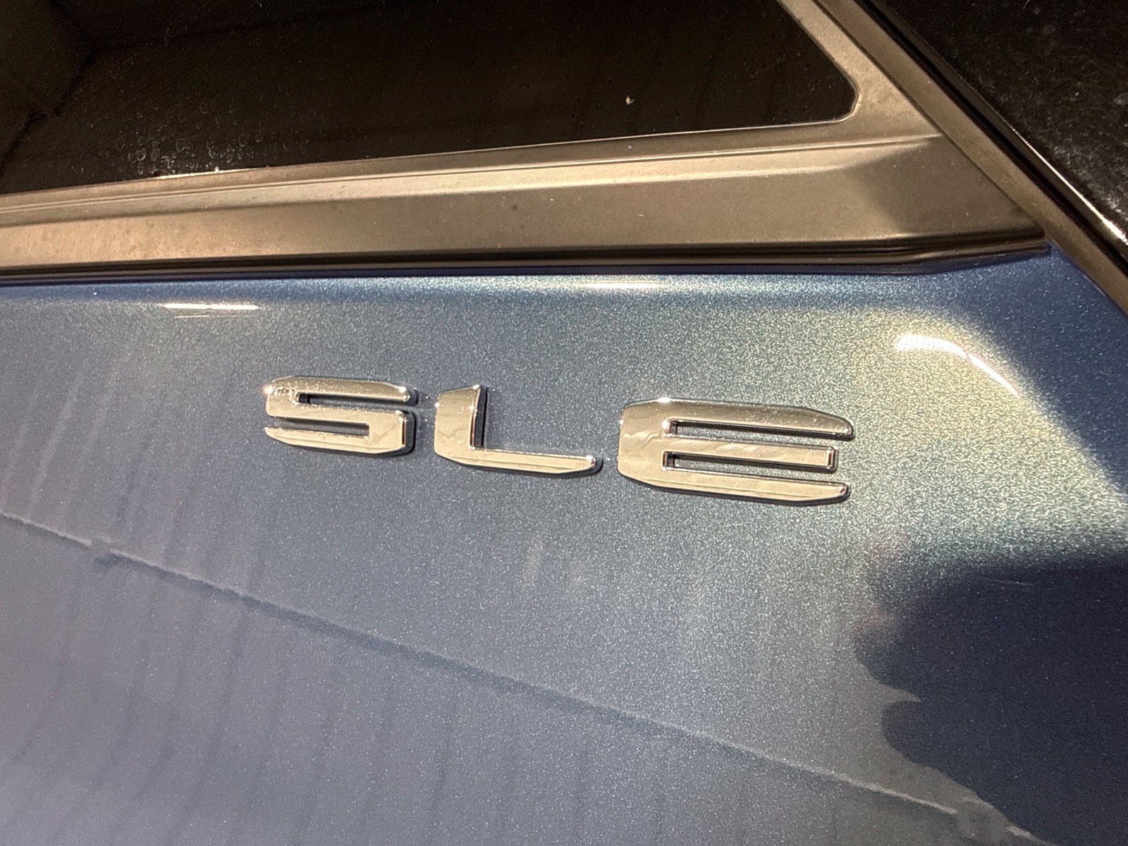 Used 2024 GMC Terrain SLE FWD image 39