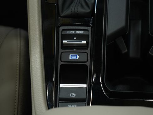 Used 2024 Honda Accord EX-L image 19