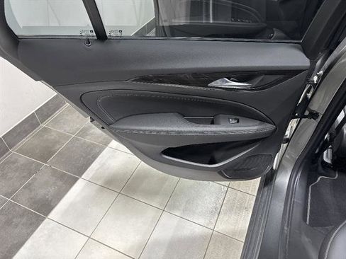 Used 2018 Buick Regal Essence w/ Driver Confidence Package #1 image 19