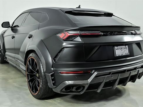 Used 2022 Lamborghini Urus AWD/4WD image 7