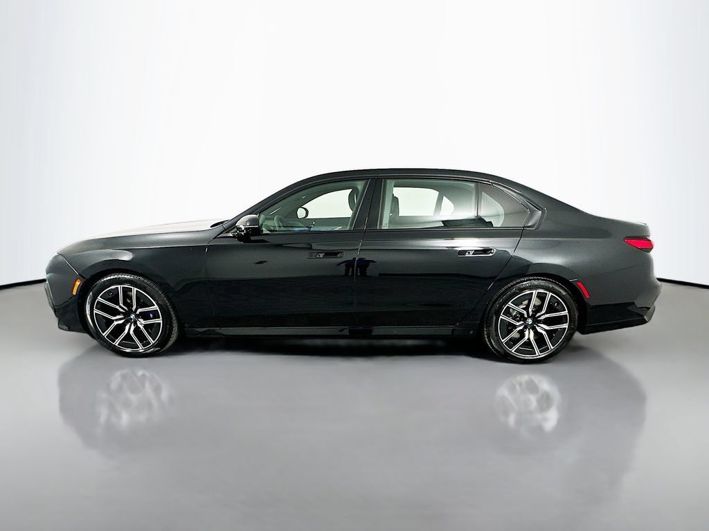 Used 2026 BMW 760i xDrive w/ Executive Package AWD/4WD image 8