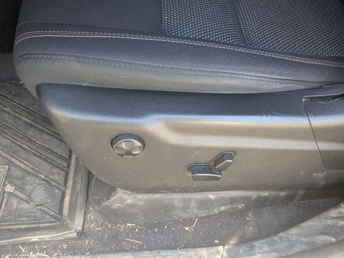 Used 2016 Jeep Grand Cherokee Laredo 75th Anniversary image 17