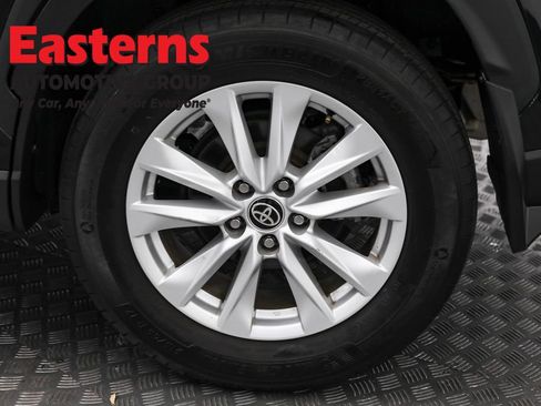 Used 2022 Toyota Corolla Cross LE image 33