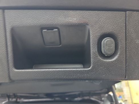 Used 2016 GMC Yukon SLT w/ Open Road Package image 12