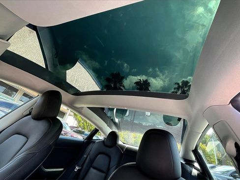 Used 2021 Tesla Model 3 Standard Range Plus image 12