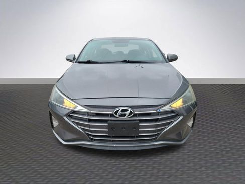 Used 2019 Hyundai Elantra SE FWD image 2