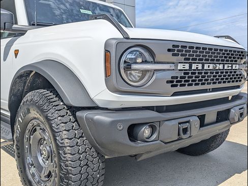 Used 2025 Ford Bronco Badlands AWD/4WD image 12