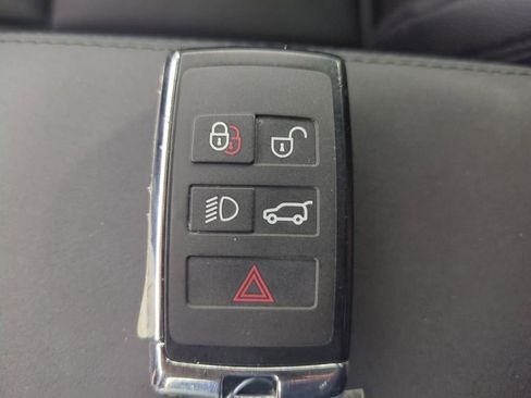 Used 2025 Land Rover Range Rover Velar Dynamic SE image 38