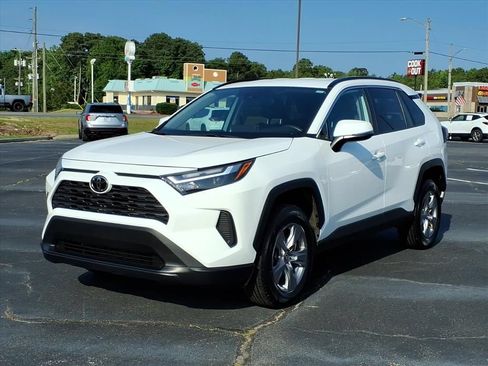 Used 2024 Toyota RAV4 XLE FWD image 1