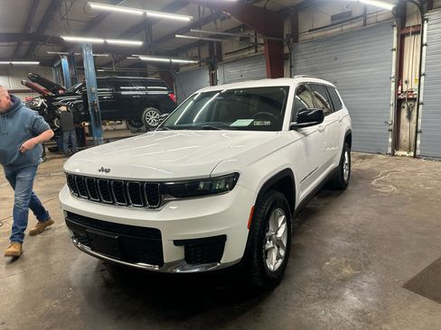 Used 2021 Jeep Grand Cherokee L Laredo w/ Luxury Tech Group I image 1