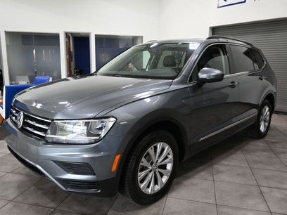 Used 2018 Volkswagen Tiguan SE w/ Panoramic Sunroof Package