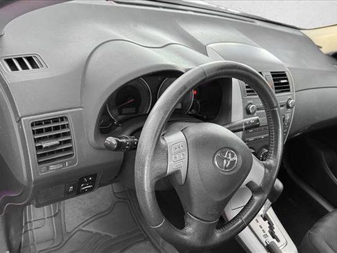Used 2010 Toyota Corolla S image 7