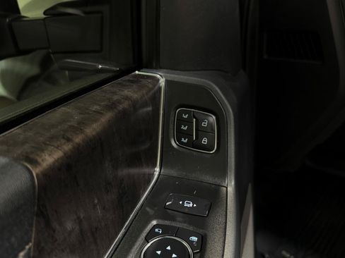 Used 2023 Ford F350 Lariat w/ Lariat Ultimate Package AWD/4WD image 31