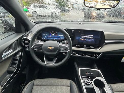 New 2026 Chevrolet Equinox LT w/ Convenience Package II FWD image 16