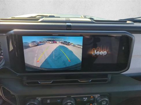 Used 2025 Jeep Wrangler Sport image 18