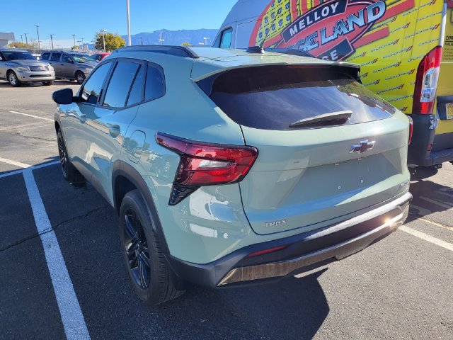 Used 2025 Chevrolet Trax ACTIV w/ Driver Confidence Package FWD image 3