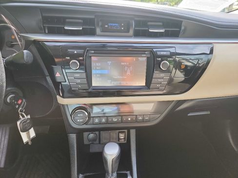 Used 2015 Toyota Corolla LE image 22