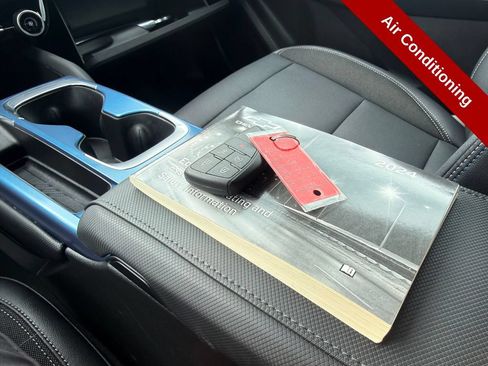 Used 2024 Chevrolet Equinox EV LT w/ LPO, All-Weather Mat Package FWD image 33