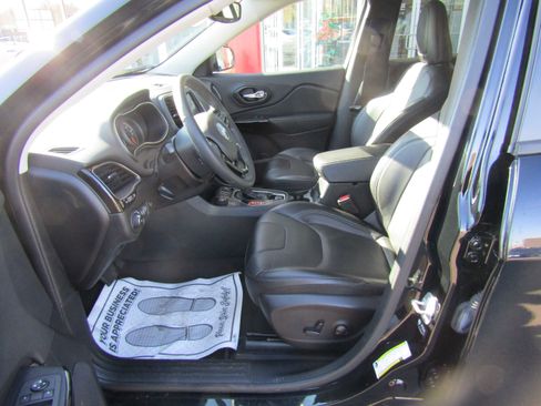 Used 2023 Jeep Cherokee Altitude Lux image 9