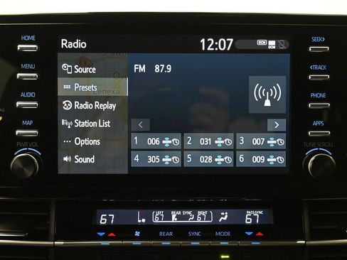 Used 2021 Toyota Sienna XSE w/ XSE Plus Package FWD image 19