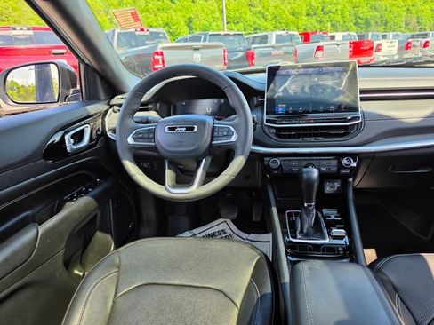 Used 2023 Jeep Compass High Altitude w/ Driver Assist Group I AWD/4WD image 14