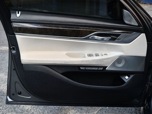 Used 2016 BMW 750i xDrive image 20