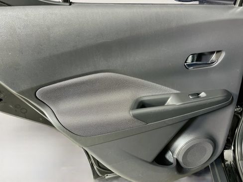 Used 2019 Nissan Kicks SV FWD image 29