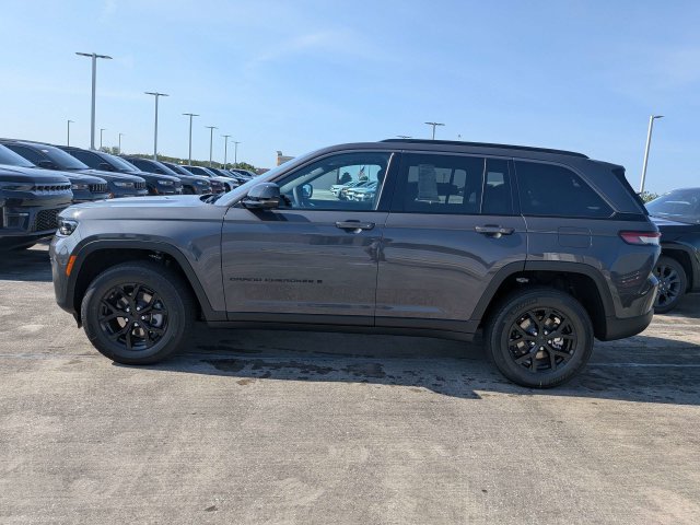 New 2026 Jeep Grand Cherokee Altitude RWD image 7