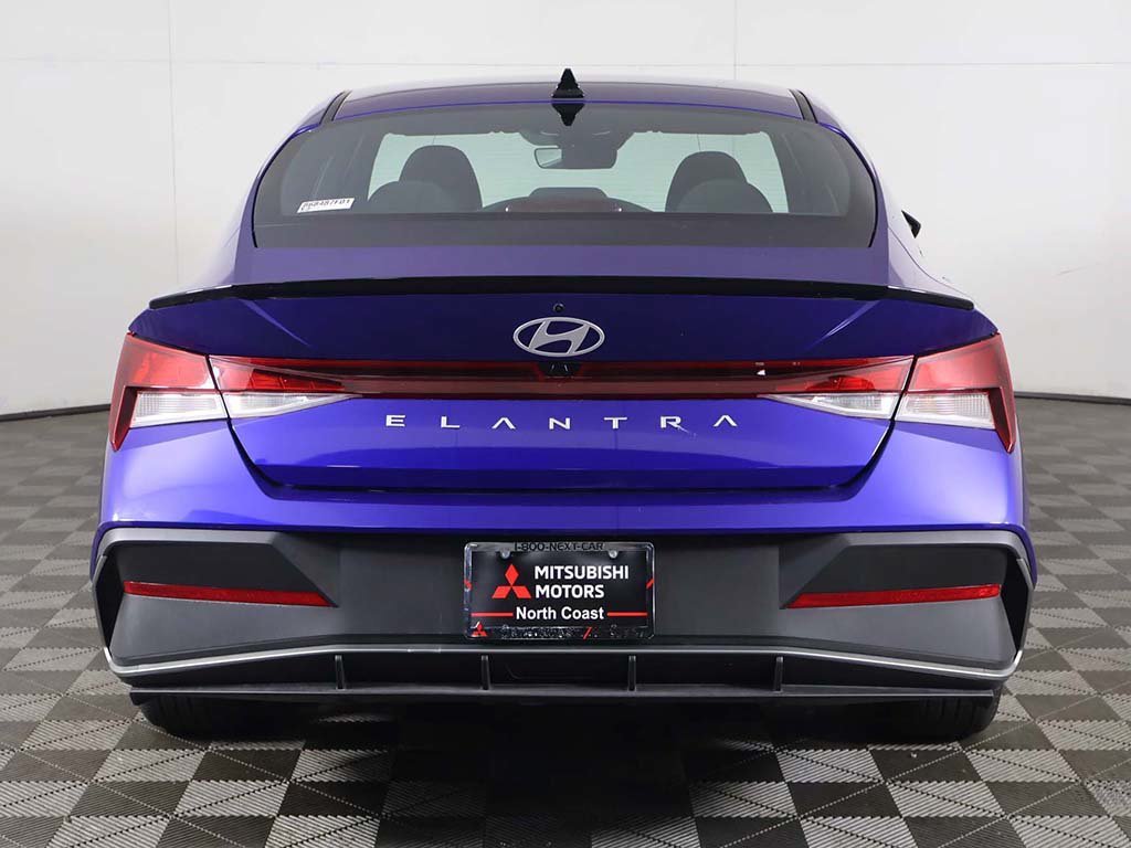 Used 2025 Hyundai Elantra Sport w/ Cargo Package FWD image 12