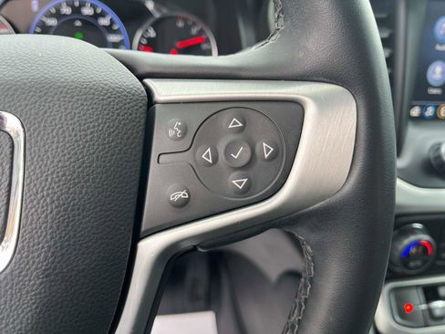 Used 2023 GMC Acadia SLT w/ Elevation Edition image 27