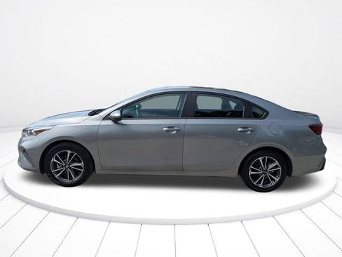 Used 2024 Kia Forte LXS FWD image 7