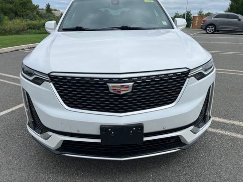 Used 2024 Cadillac XT6 Premium Luxury AWD/4WD image 2