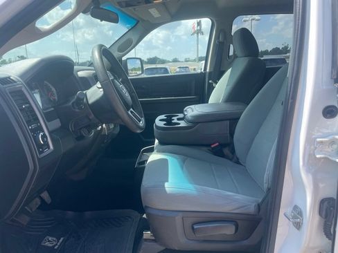 Used 2019 RAM 1500 Express w/ Express Value Package AWD/4WD image 11