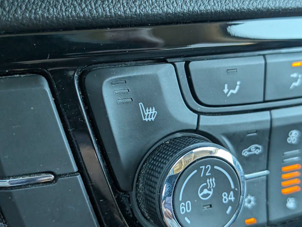 Used 2018 Buick Encore Essence FWD image 22