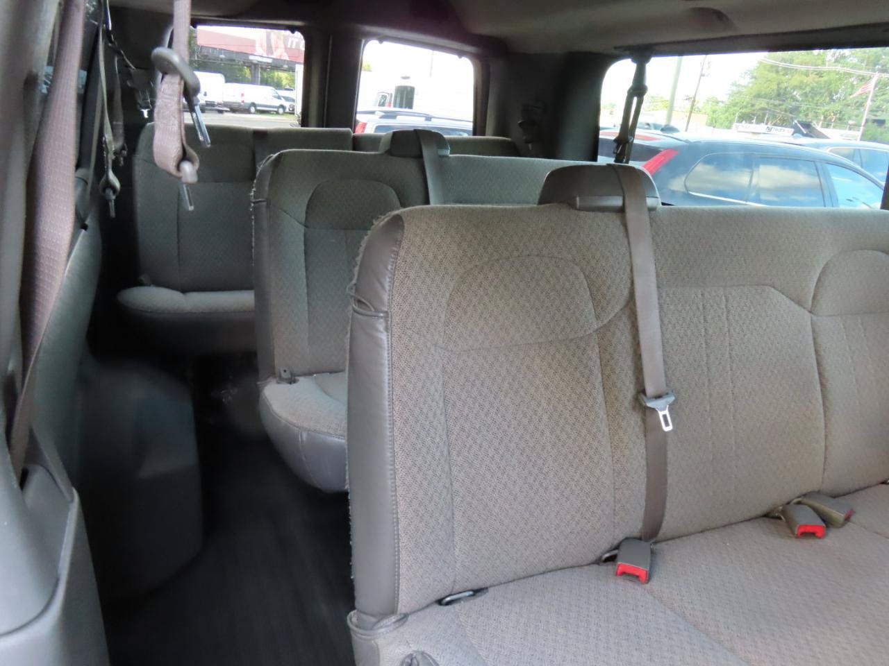 Used 2015 Chevrolet Express 3500 LS RWD image 22