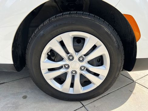 Used 2025 Kia Soul LX FWD image 5