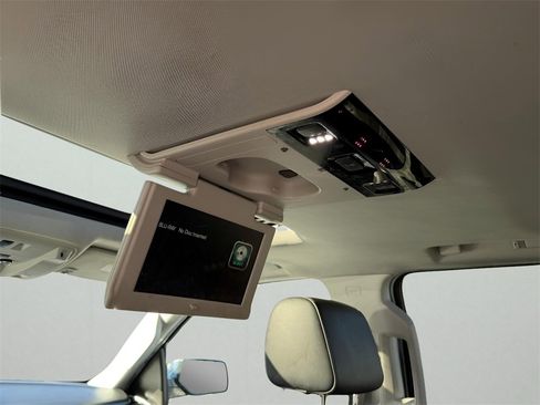 Used 2020 Chevrolet Suburban Premier image 29