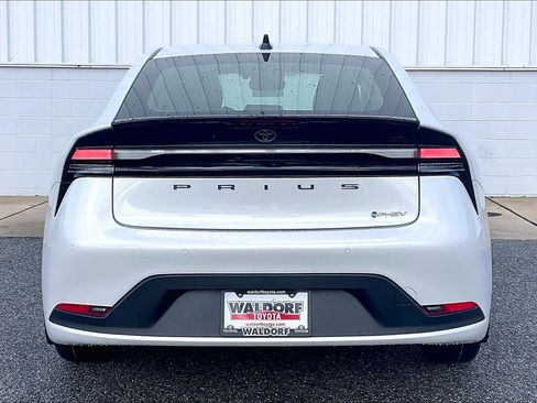 New 2026 Toyota Prius Plug-In Hybrid FWD image 5