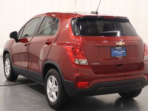 Used 2021 Chevrolet Trax LS w/ Tint and Cruise Package FWD image 7